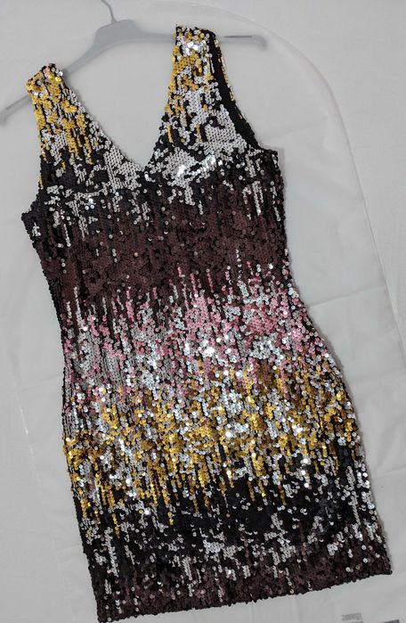 Rochie La Femme de ocazie, mărime M, cu paiete multicolore, nouă