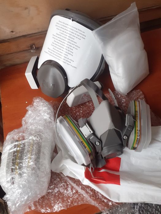 Продам маски автомаляра новые