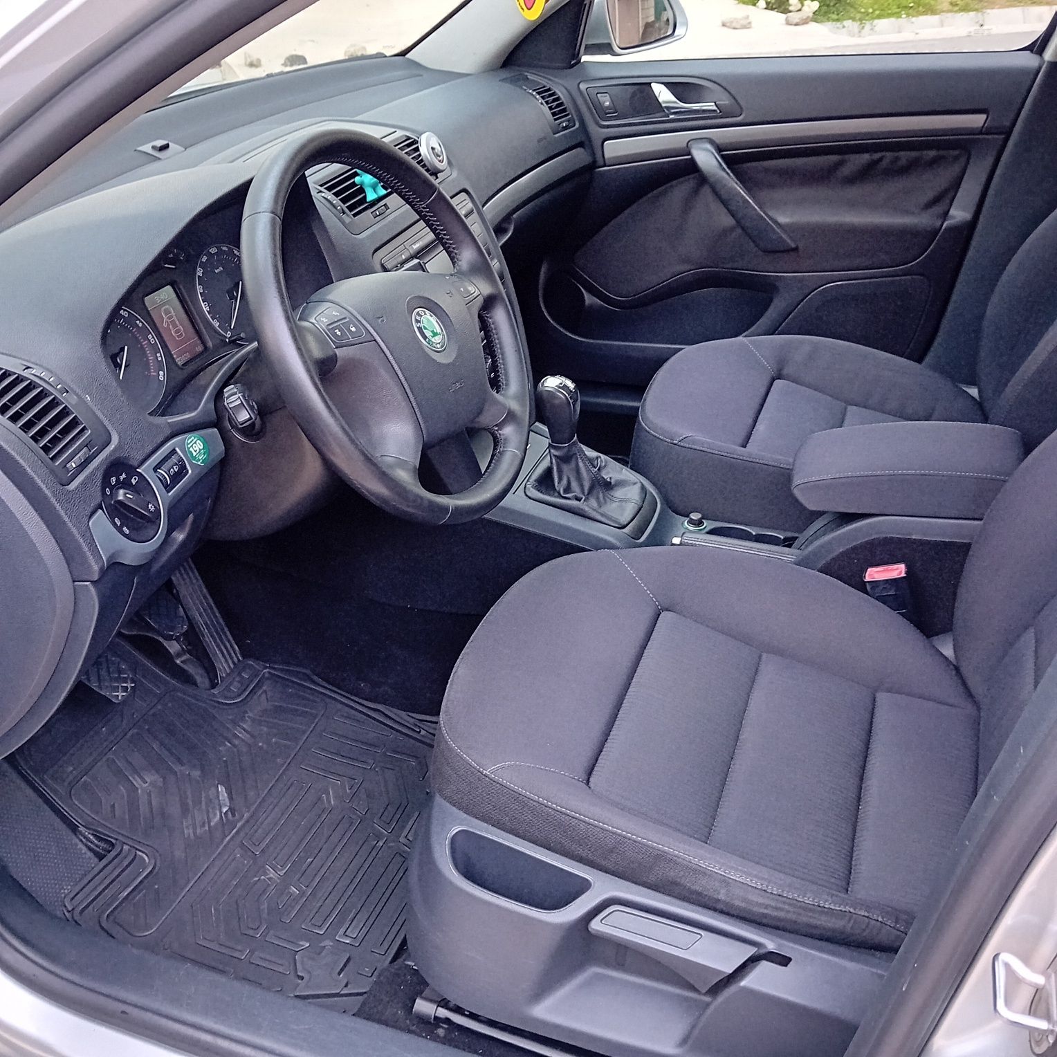 Vând Skoda Octavia 2