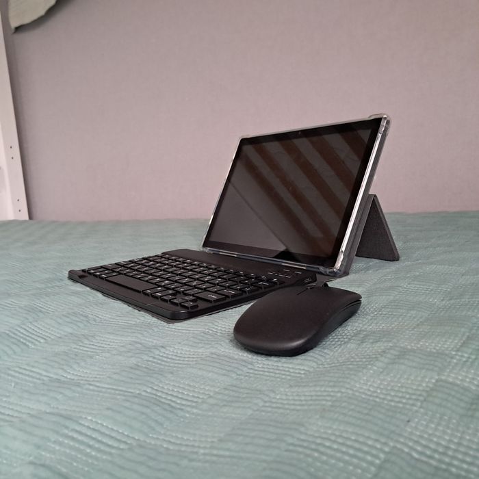 Планшет хороший не лагает