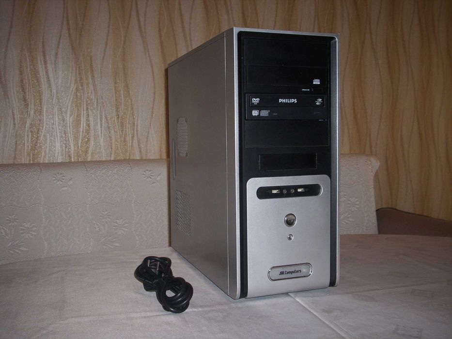 Компютър с "WINDOWS 11"