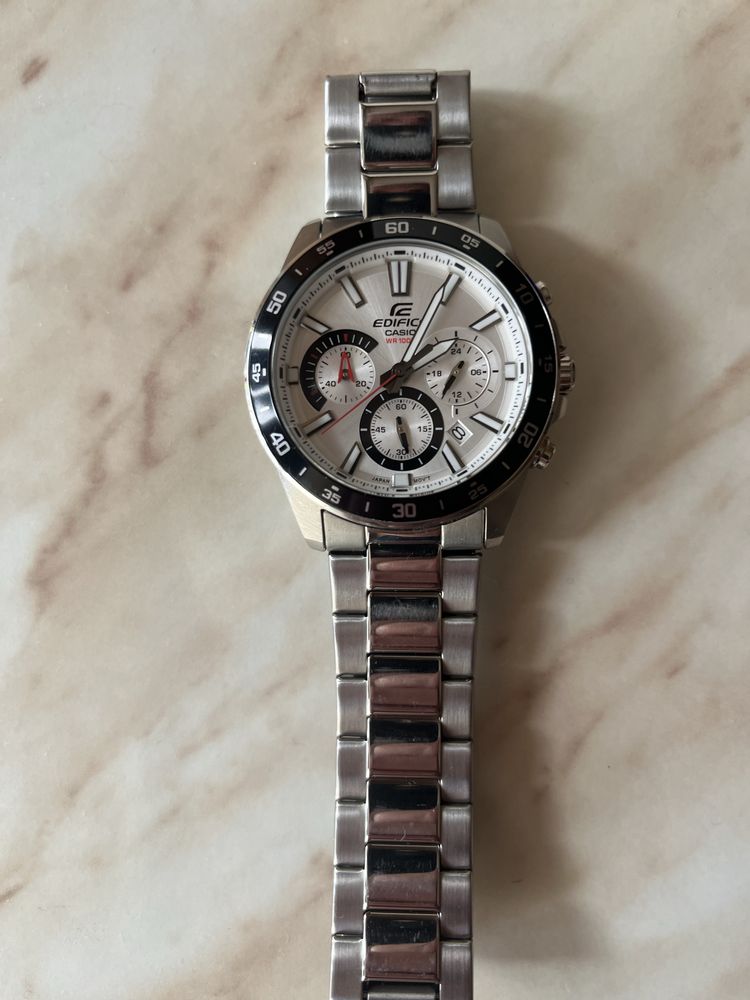 Продавам Casio EDIFICE