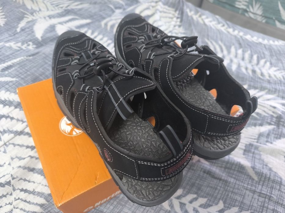 Новые трекинговые сандалии