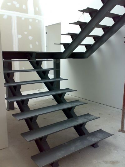 Лестницы на металлическом каркасе, изготовление любого дизайна
