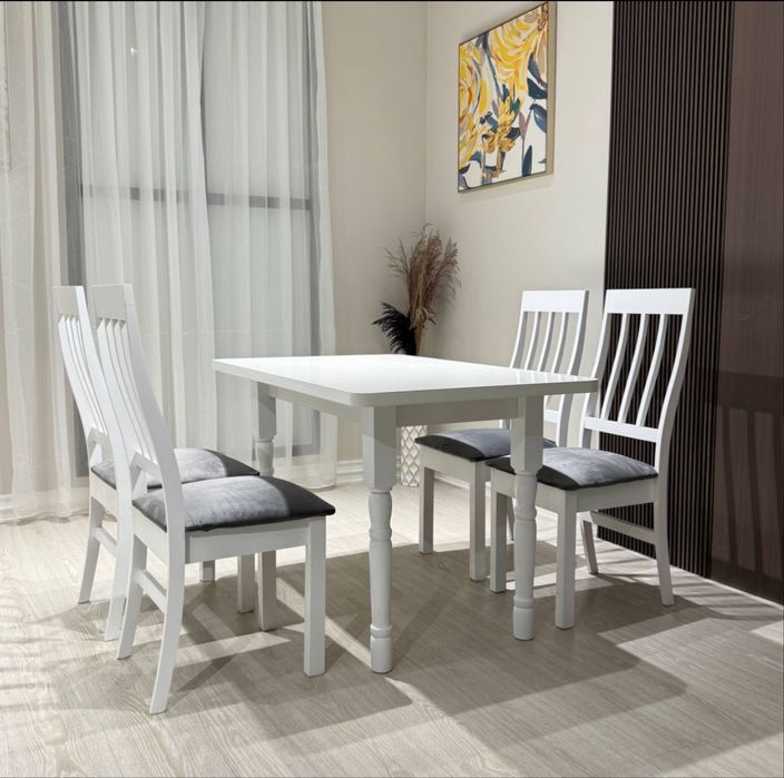 Стол и стулья со склада