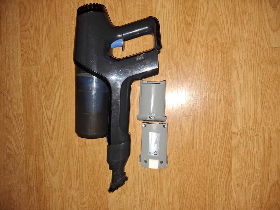 Aspirator vertical  fără fir Rowenta X-Pert 360 rh6971 baterie defecta