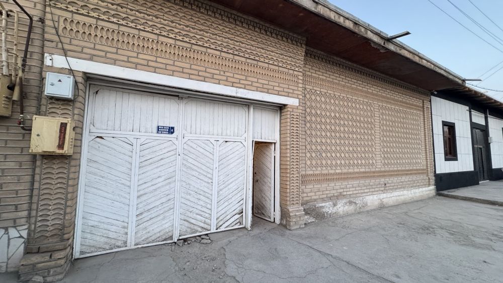 Кармана сентирида ховли сотилади