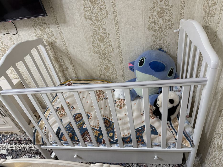 Кровать - детская.