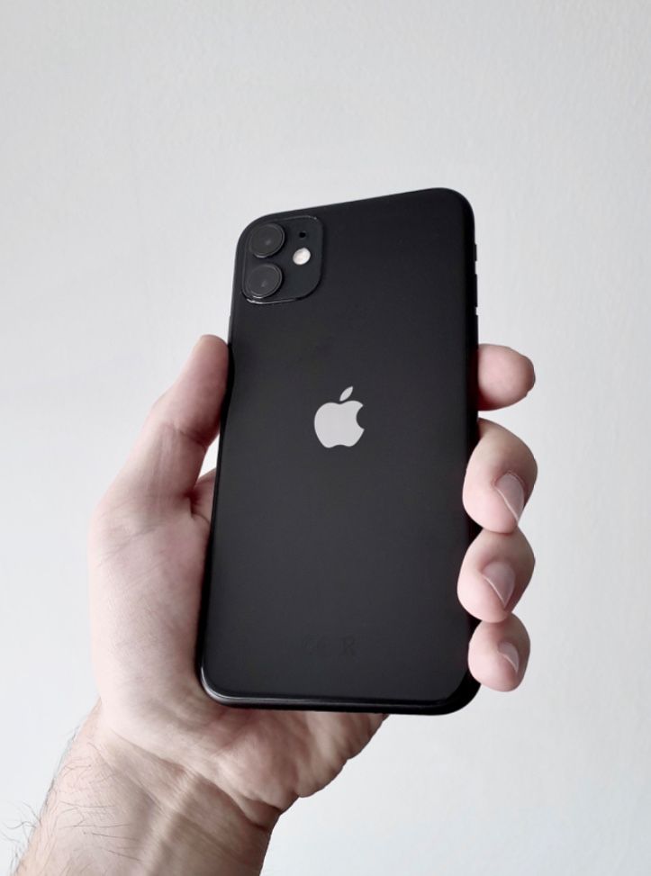 iPhone 11  128гб