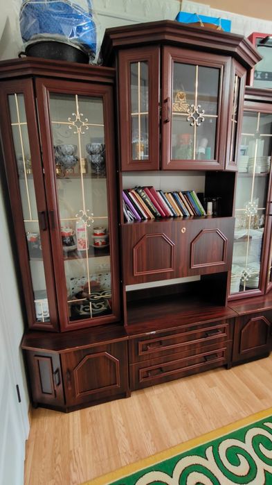 Продаю стенку. В хорошем состояний.