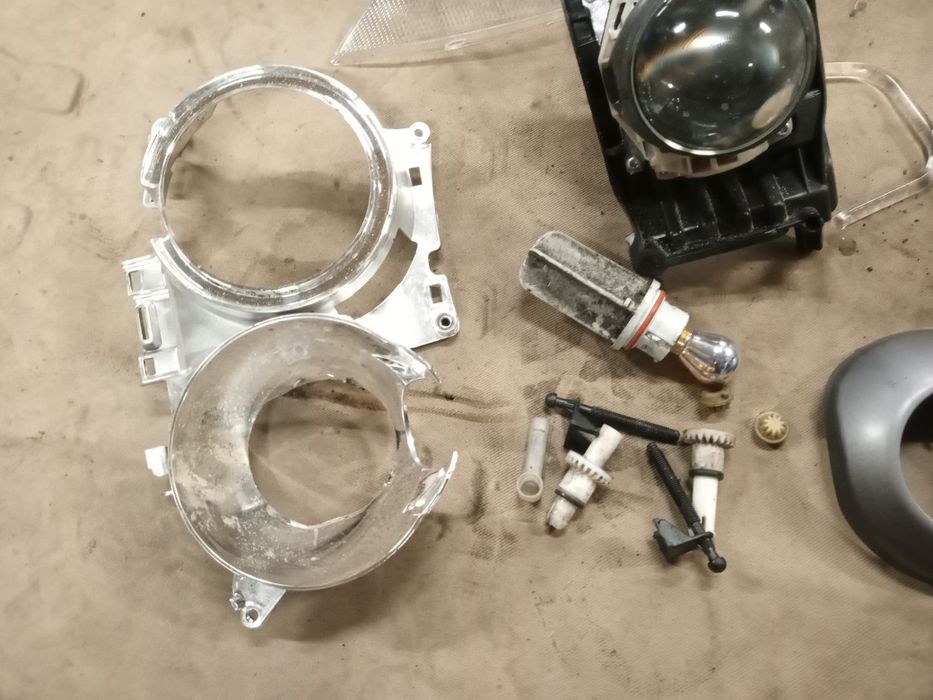 Е81 фар на части бмв е82 е87 е88 bmw e81 e82 e87 e88 капачка лупа