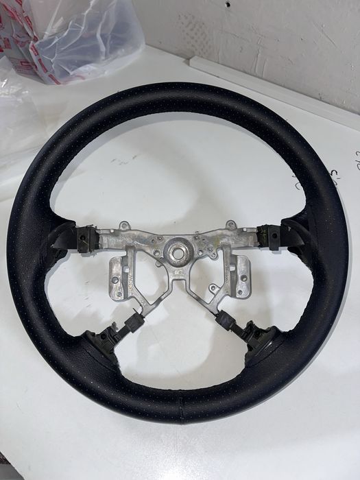 Продам руль на Тойота Хайлендер