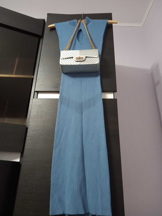Rochie noua Guess + gentuta plic cadou