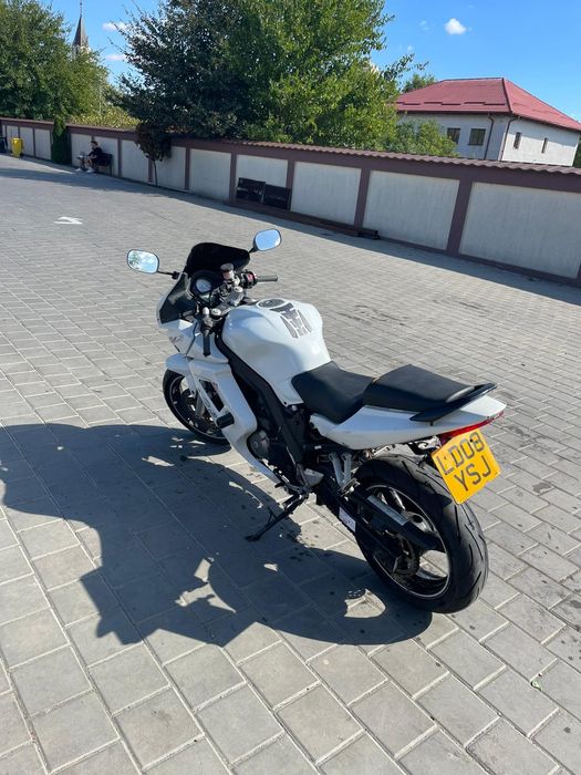 Vând suzuki 650 cc
