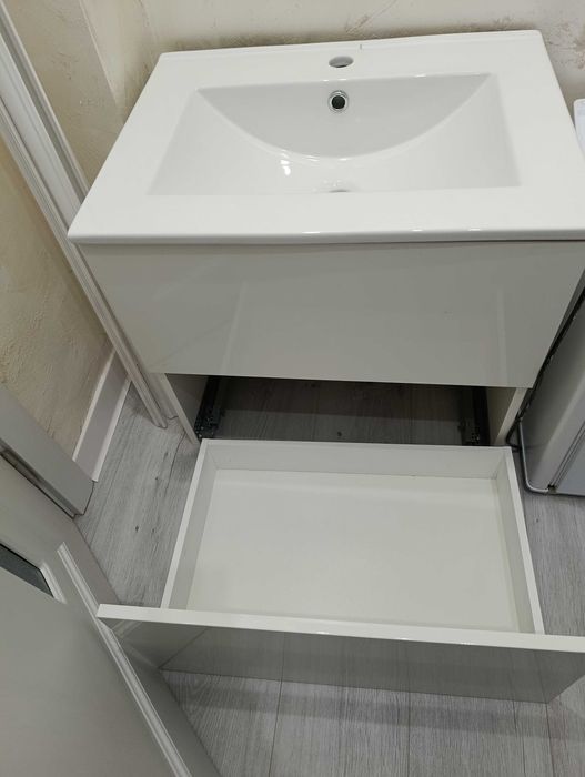 De Vânzare  masca și  chiuveta