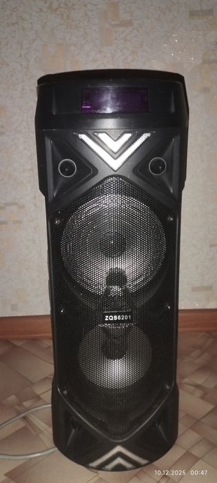 Продаю портативную колонку