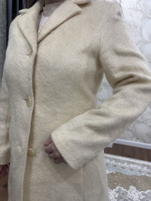 Продается фирменное пальто