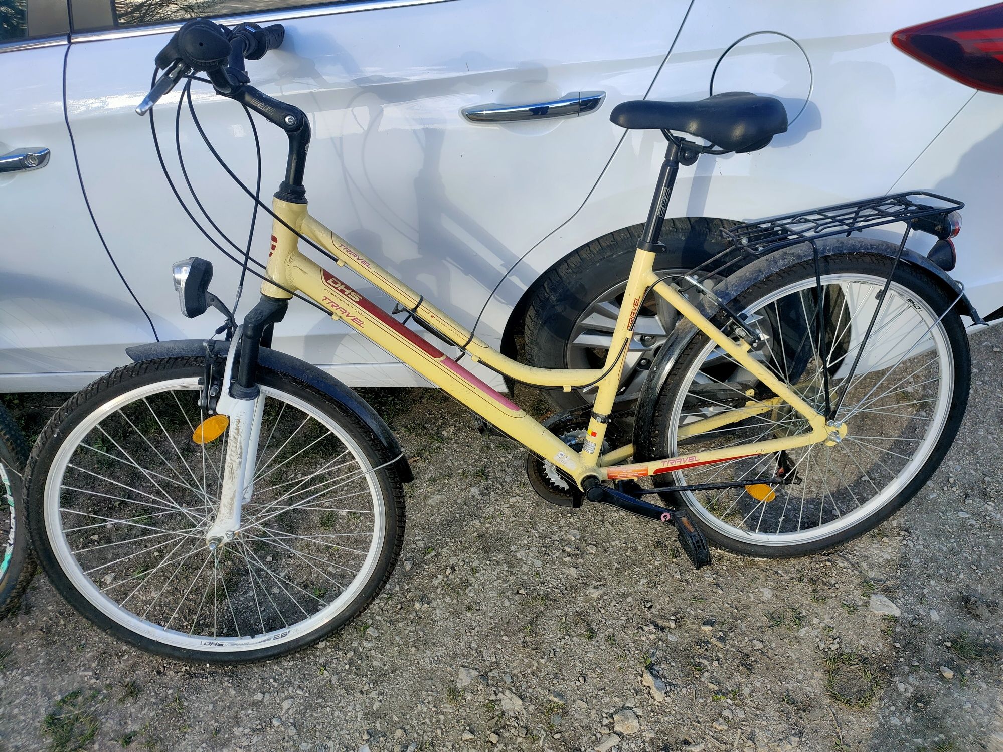 Vând bicicleta DHS