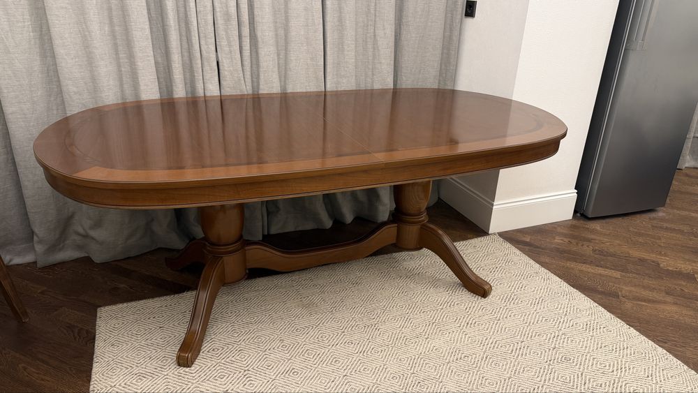 Стол обеденный ,деревянный .Италия.