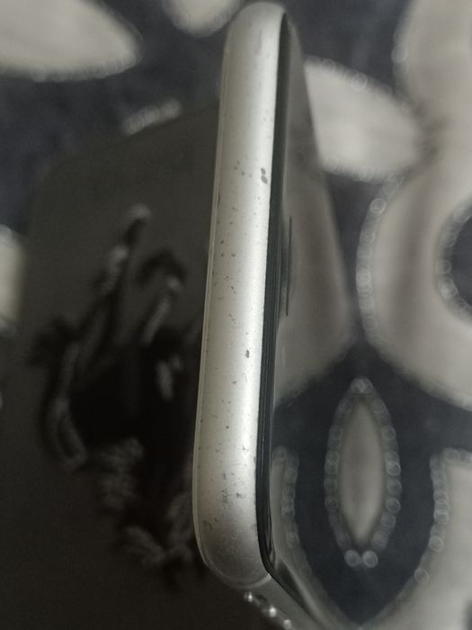 iPhone se экран не работает