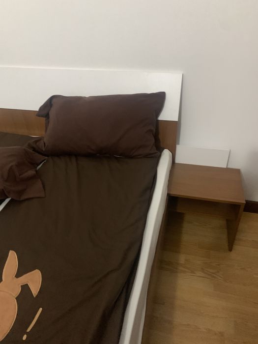 Pat matrimonial pentru dormitor cu dimensiune 200 pe 140