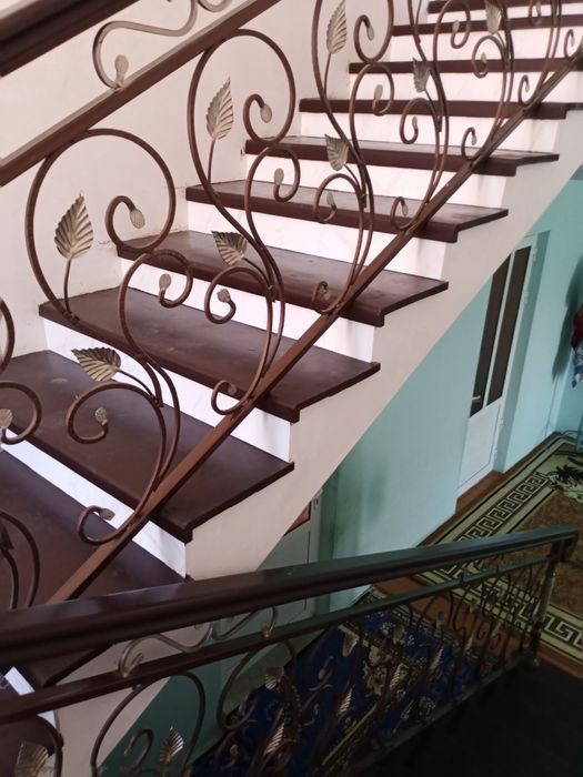 Лестница бетондан ва ёгочдан