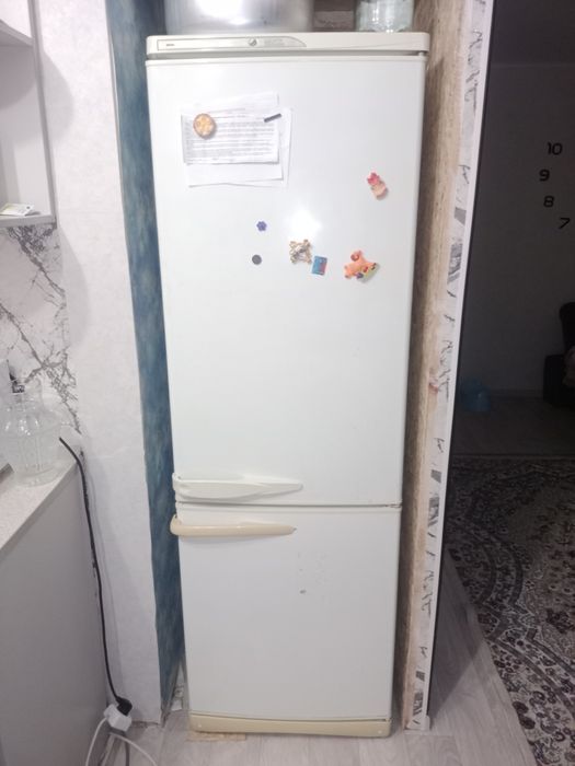 Продам рабочий холодильник
