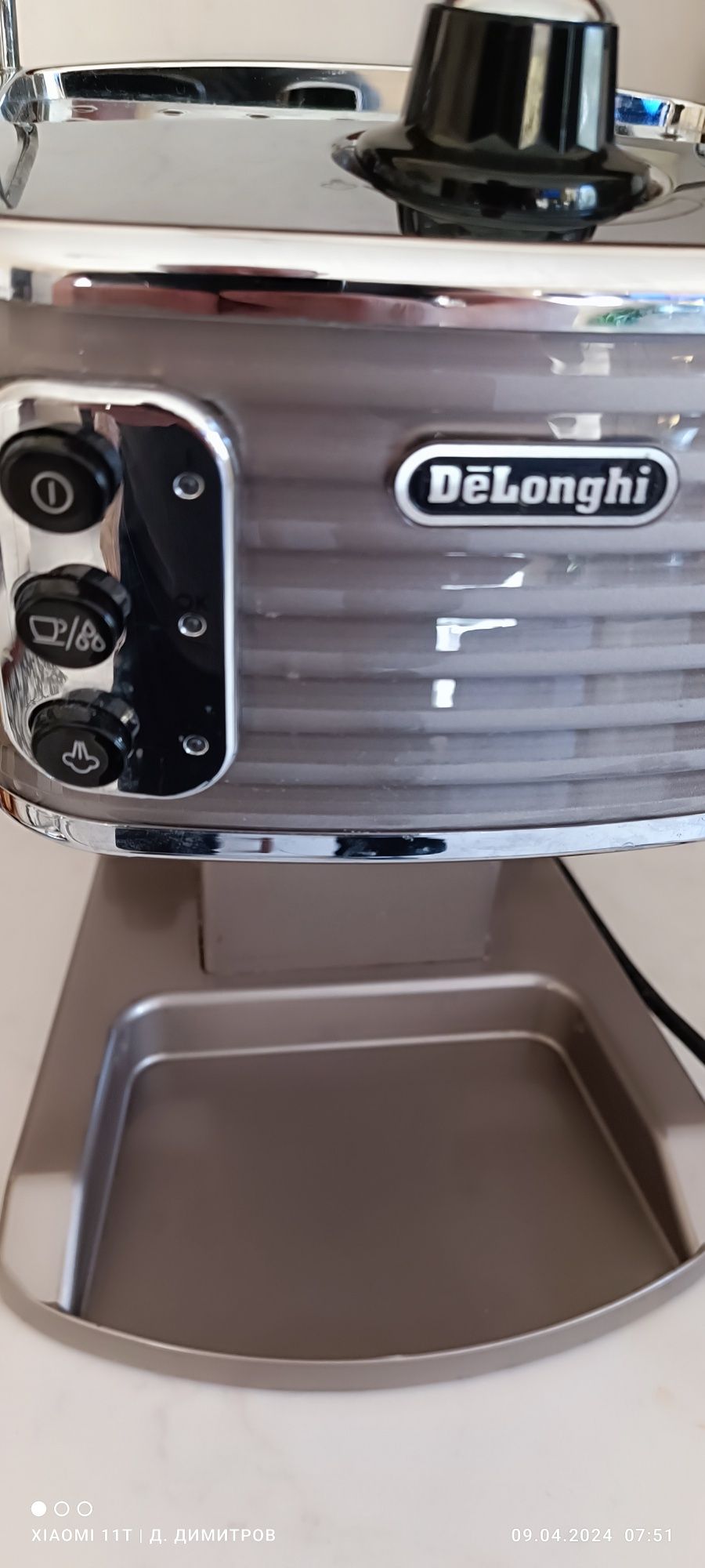 DeLonghi кафе машина!