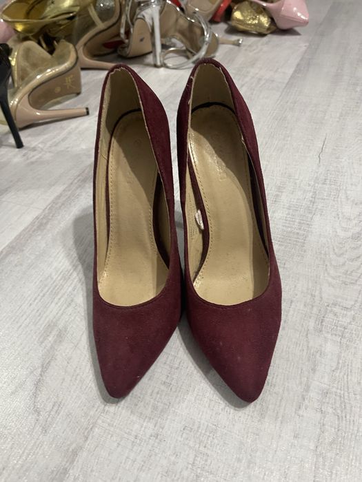 Vand pantofi    Stileto mai multe modele
