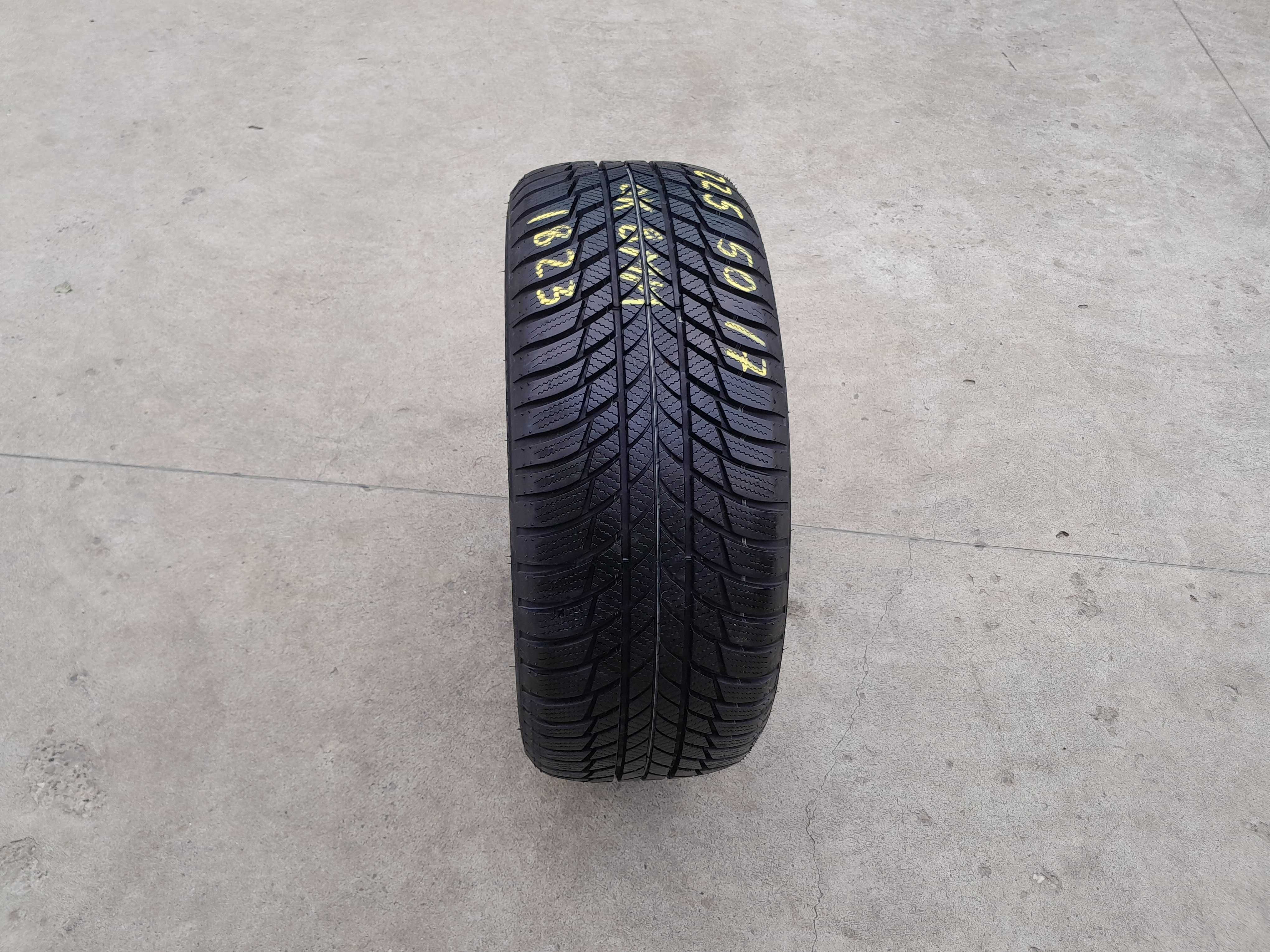 O anvelopa iarna 225 50 17 bridgestone blizzak Lm 001 cu 8 mm dot 1823