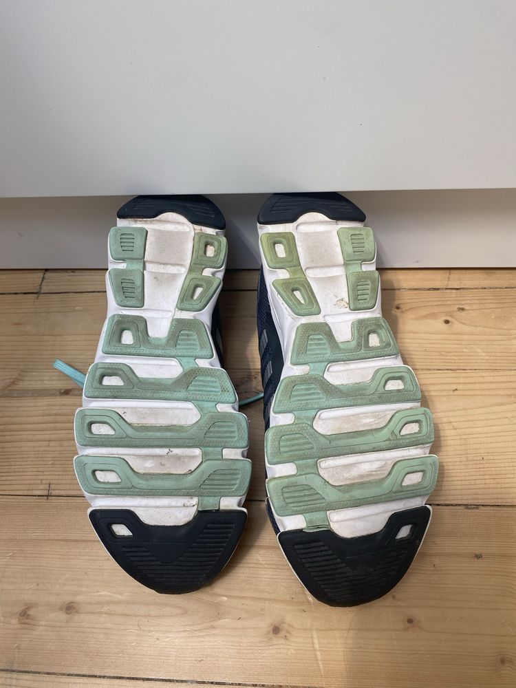 Маратонки Adidas 40