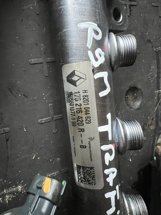 Injector 1.6  R9M din 2016 cod 0445110414 8201055367