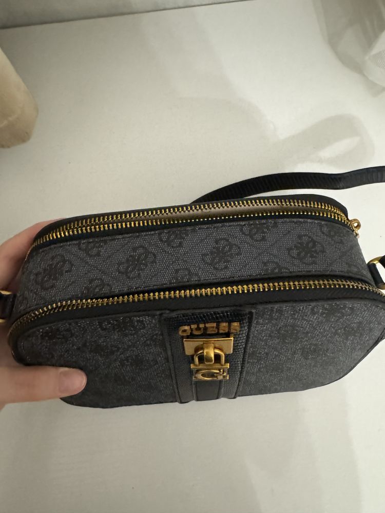 Продам сумку Guess новая с мешком