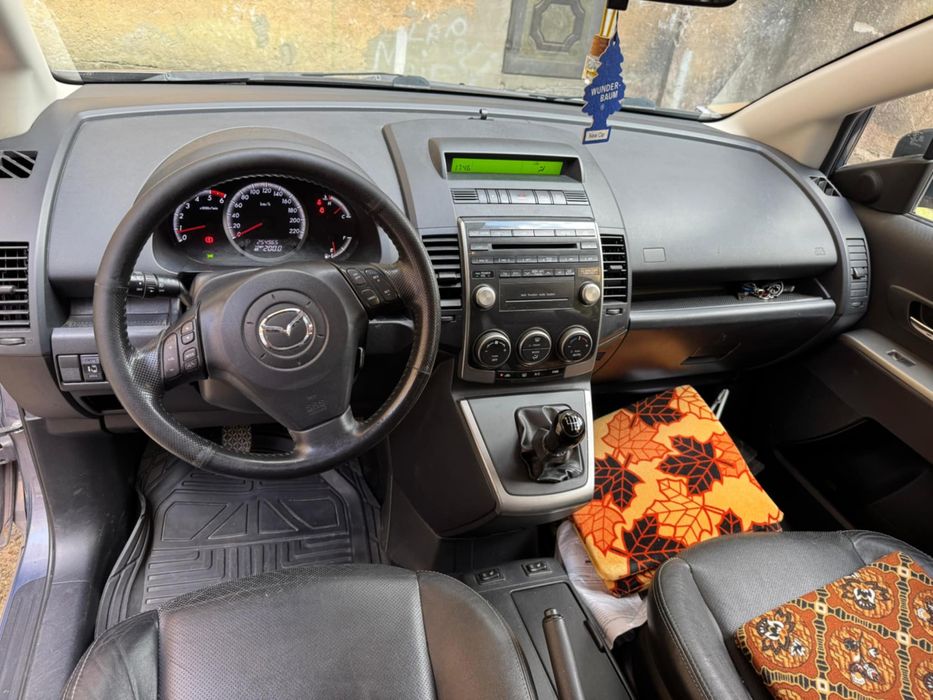 Vand Mazda 5 cu 7 locuri