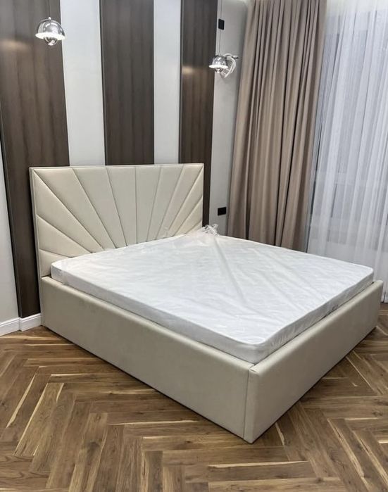 Кровать с матрасом