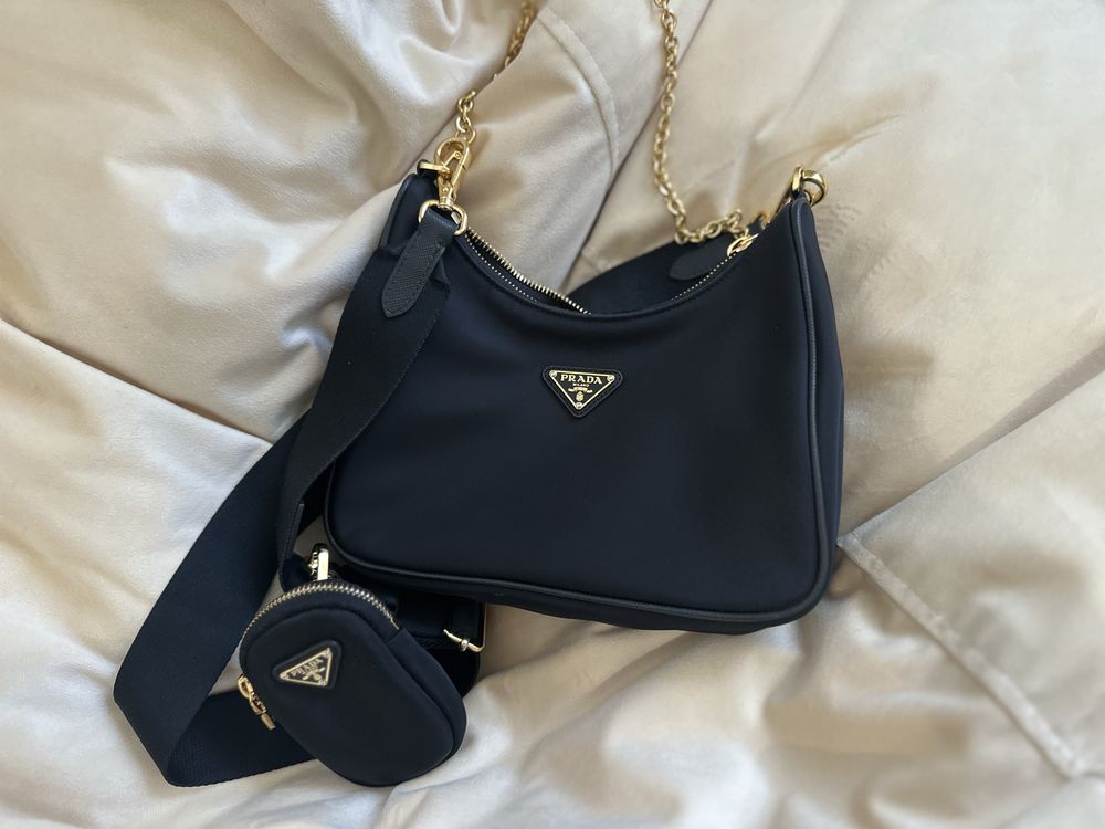 Prada сумка оригинал в идеальном состояний .