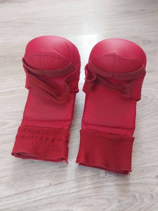 Ръкавици и протектори карате