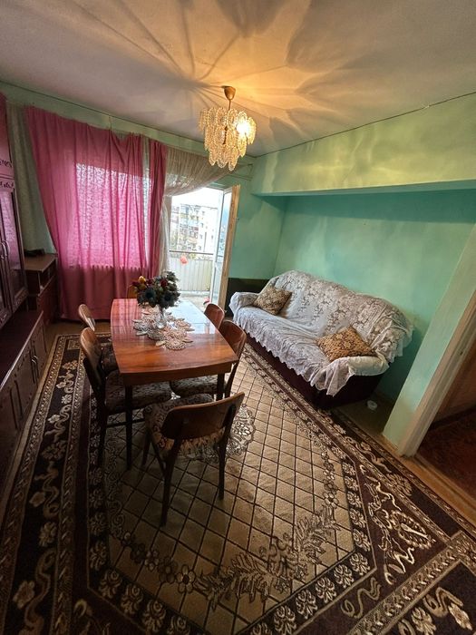 Vand apartament 3 camere