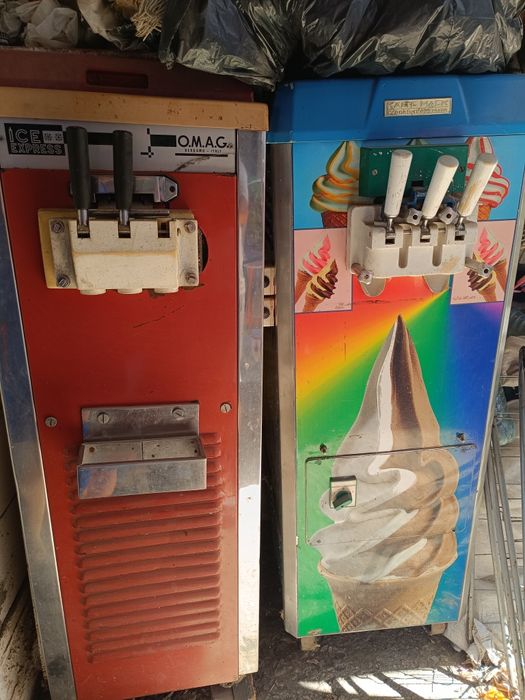 Vând dozatoare de înghețată