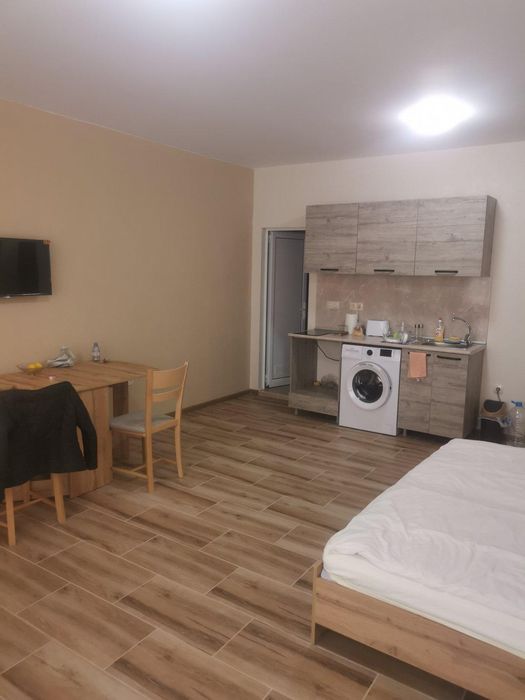 Дава се под наем Едностаен апартамент в Пловдив, Остромила - 50 кв.м за 310 € - Снимка #1