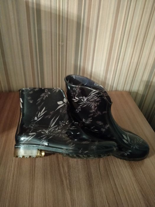 Резиновые сапожки