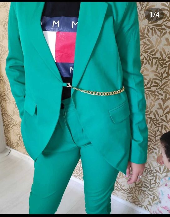 Костюм, спорттивки, блузка и брюки из Турции