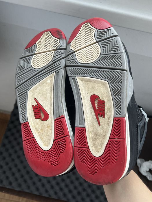 Air Jordan 4 Bred