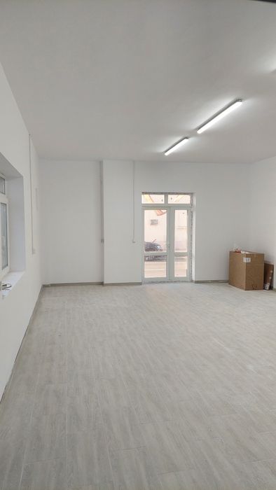 Ofer spre inchiriere spatiu comercial