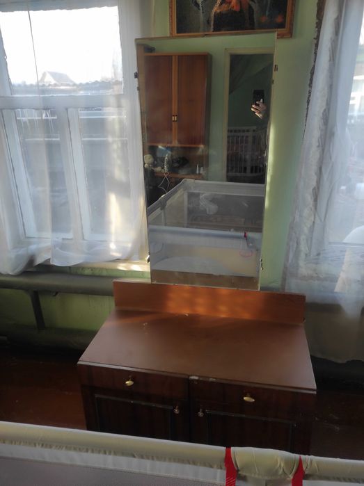 Отдам 2 кресла и трюмо