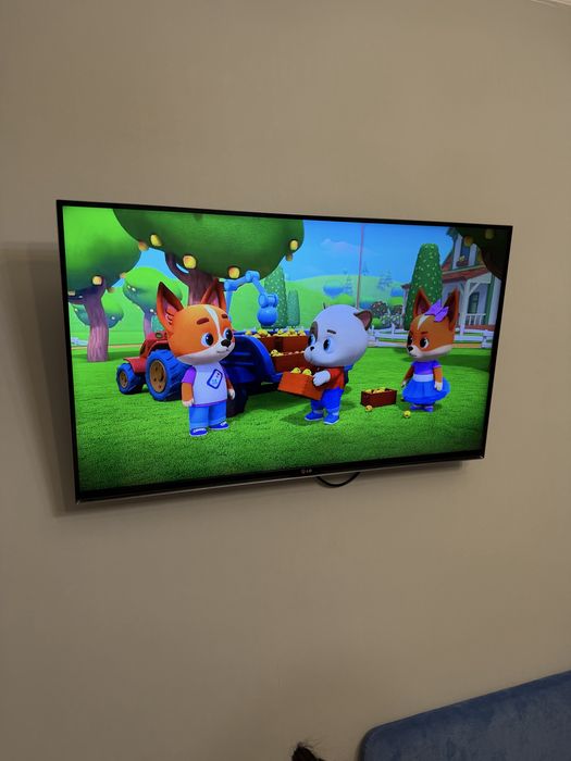 Продам телевизор LG Smart TV.