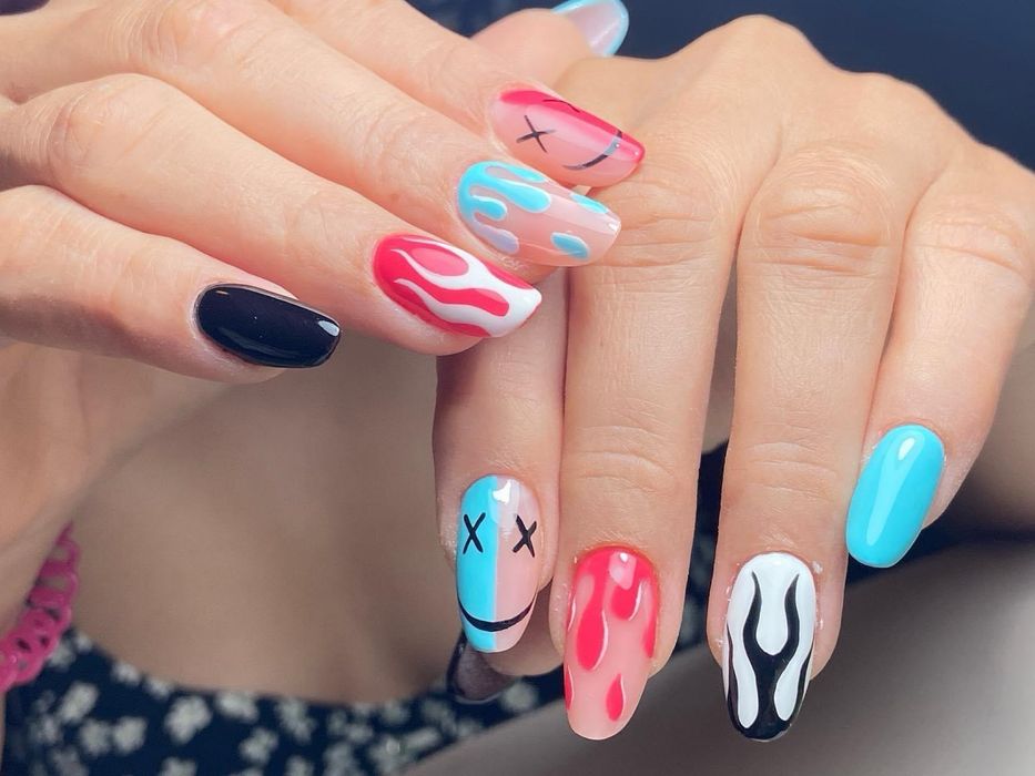 Unghii cu gel / oja semipermanenta