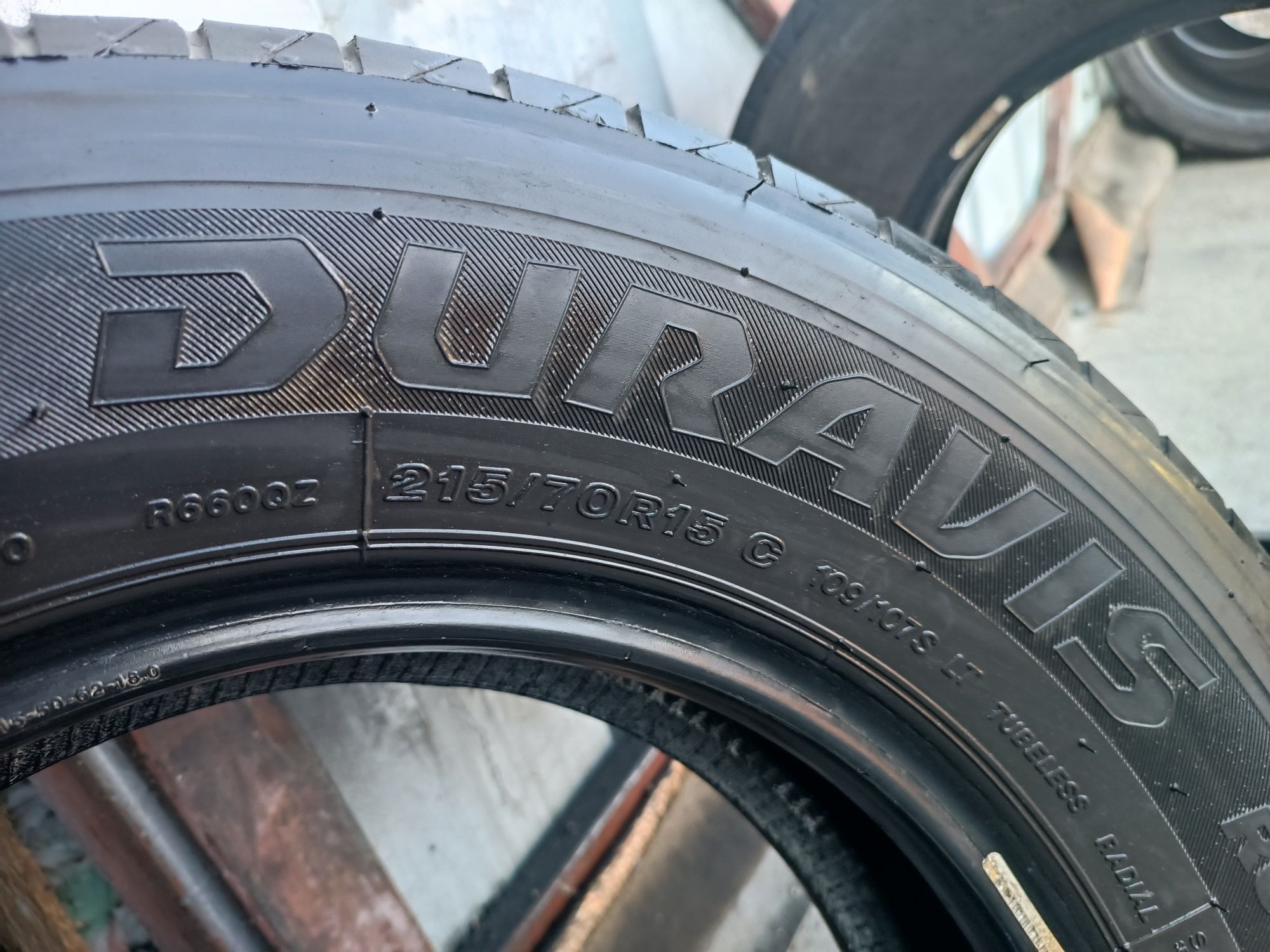 215/70/15 С Bridgestone Дот 1821