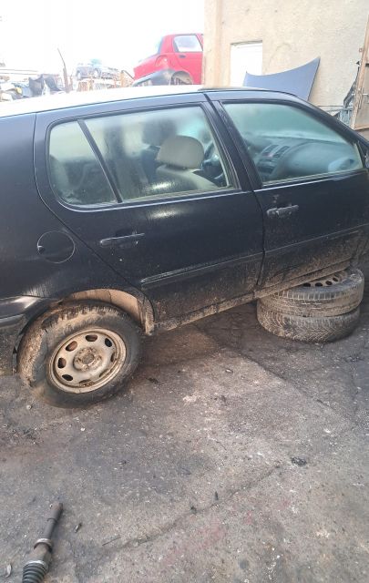 Aripa fata dreapta Volkswagen VW Polo a 3-a generatie 6N (facelift)