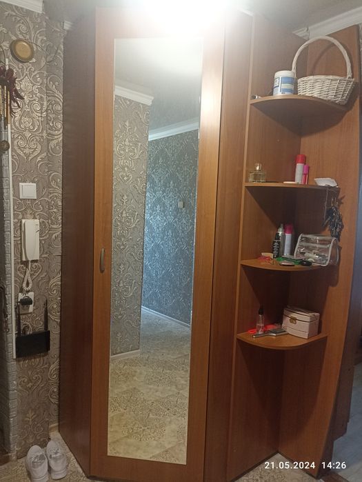 Продам шкаф угловой